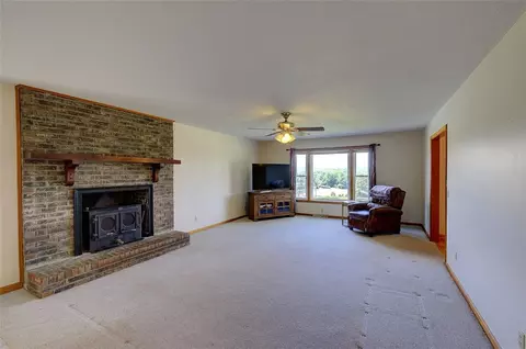 Living - 245 Stephens Rd, Pickens, SC 29671 photo 2 of 9