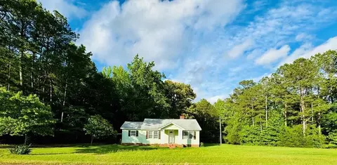 109 White Crk, Abbeville, SC 29620