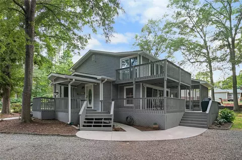 124 Peninsula Point Rd, Starr, SC 29684