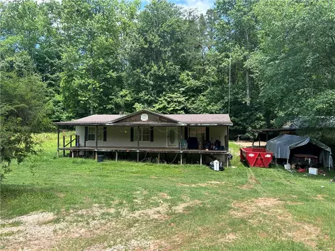 109 Dons Ln, Walhalla, SC 29691