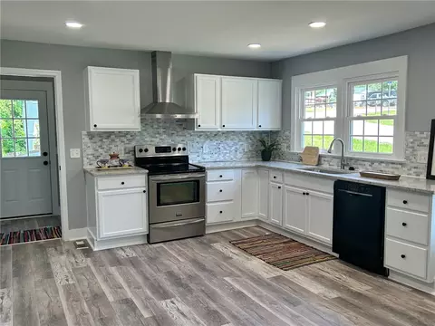 215 Holleman St, Seneca, SC 29678 photo 8