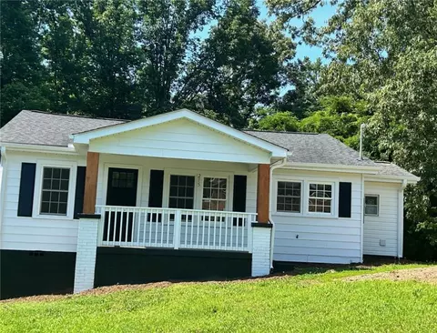 215 Holleman St, Seneca, SC 29678