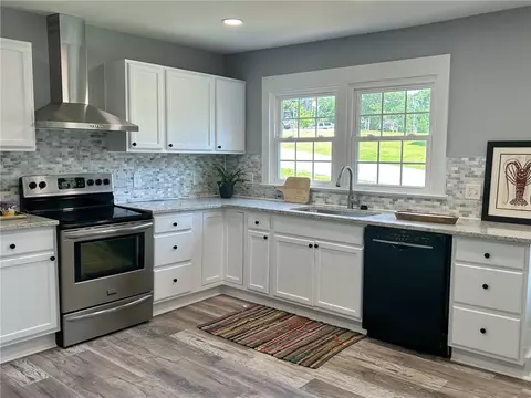 215 Holleman St, Seneca, SC 29678 photo 9