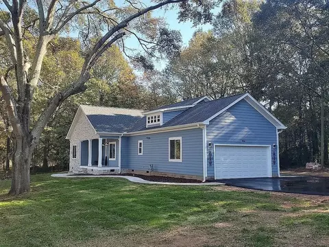 904 Cherry St, Pendleton, SC 29670