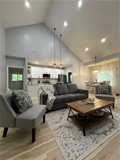 904 Cherry St, Pendleton, SC 29670 photo 13