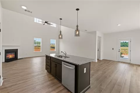 151 Founders Blvd, Central, SC 29630 photo 9