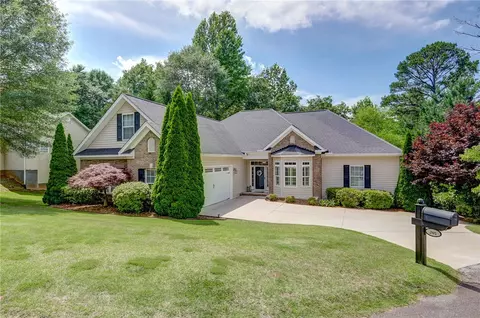 205 Winterberry Ln, Seneca, SC 29678
