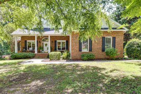 108 Engram Ln, Anderson, SC 29621
