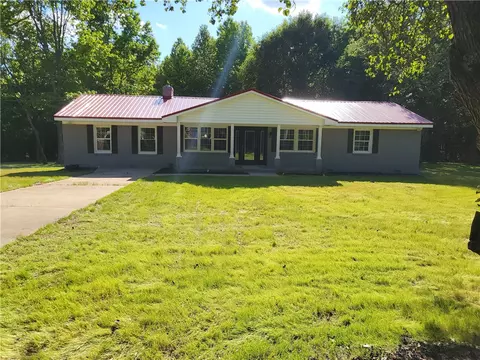 643 Stewart Dairy Rd, Gray Court, SC 29645