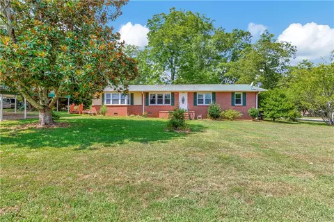 105 Washington St, Iva, SC 29655