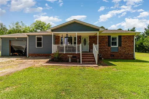 2112 Charlottes Rd, Clinton, SC 29325