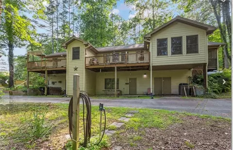 172 Whitewater Point Rd, Tamassee, SC 29686
