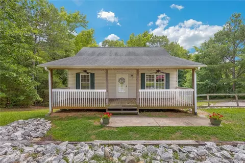 3706 Horseshoe Rd, Iva, SC 29655