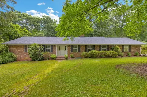 100 Loch Lomond Dr, Pickens, SC 29671