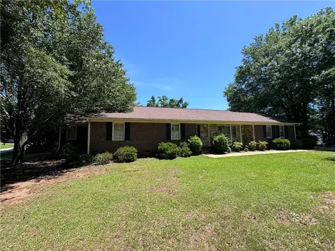 708 Easley Hwy, Pelzer, SC 29669