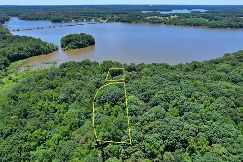 170 Meredith Lake Rd, Townville, SC 29689