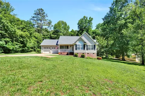 711 Sunny Shore Ln, Anderson, SC 29621