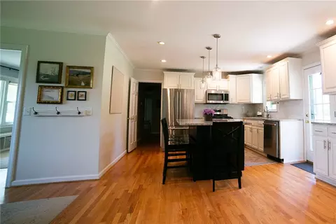 183 E Queen St, Pendleton, SC 29670 photo 6