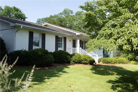183 E Queen St, Pendleton, SC 29670 photo 3
