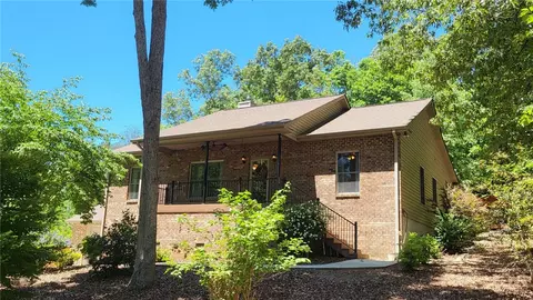 609 Keowee Bay Cir, Salem, SC 29676