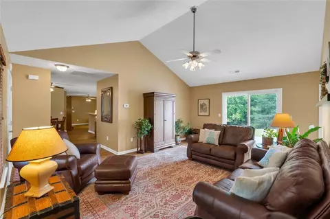 4 Vanessa Rae Ln, Pendleton, SC 29670 photo 2