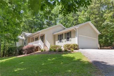 211 Woodland Way Rd, Walhalla, SC 29691