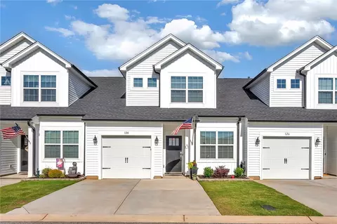128 Aleppo Ln, Greer, SC 29651