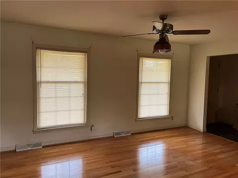 408 E Crescent Dr, Seneca, SC 29678 photo 8