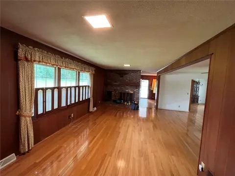 408 E Crescent Dr, Seneca, SC 29678 photo 9