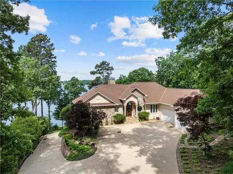 805 Clearlake Pointe Pointe, Seneca, SC 29672