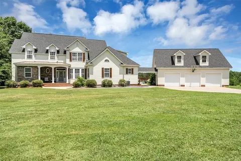 303 Berry Rd, Pelzer, SC 29669 photo 2