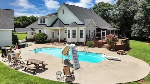 303 Berry Rd, Pelzer, SC 29669 photo 5
