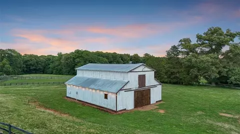 303 Berry Rd, Pelzer, SC 29669 photo 9