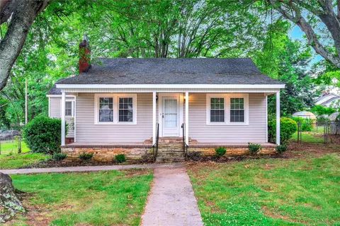 207 Gordon St, Greenville, SC 29611