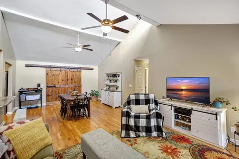 401 Beaverdam Rd, Williamston, SC 29697 photo 5