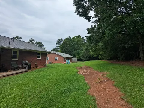 Exterior - 202 Kennemore St, Central, SC 29630 photo 7 of 10