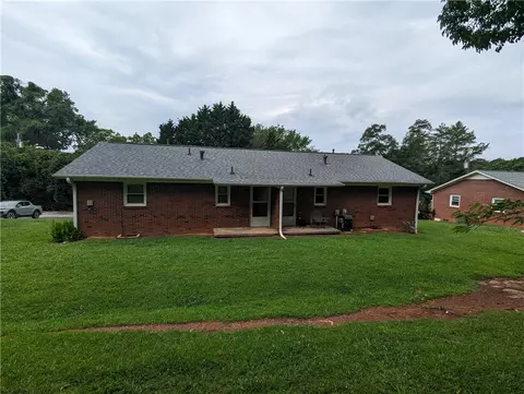Exterior - 202 Kennemore St, Central, SC 29630 photo 3 of 10