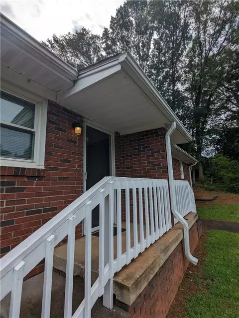 Exterior - 202 Kennemore St, Central, SC 29630 photo 9 of 10