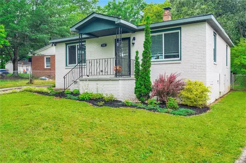 120 N 7th St, Easley, SC 29640