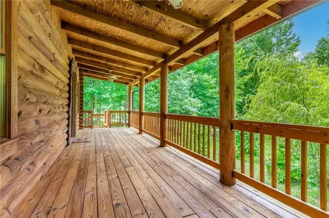 201 Rock Cliffe Trl, Pickens, SC 29671
