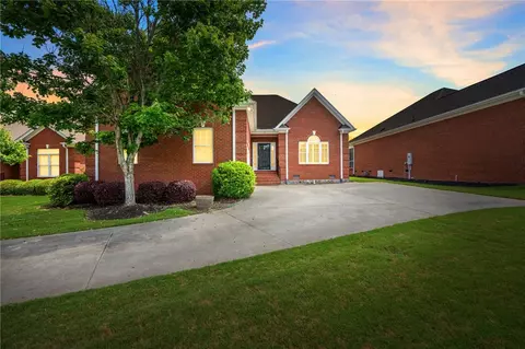 10 Hartsfield Ct, Easley, SC 29642