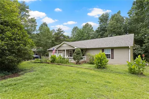 226 Orchard Ln, Seneca, SC 29672