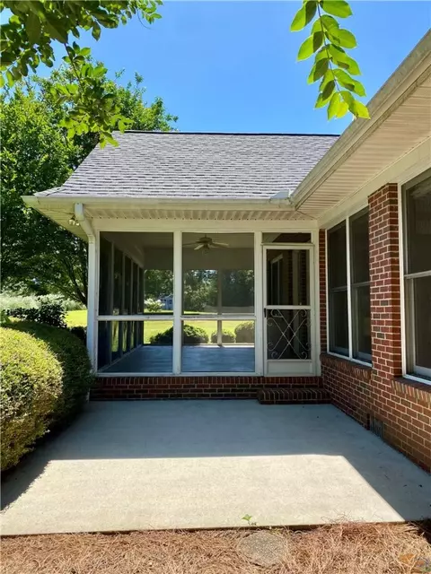 4003 Turnberry Loop, Seneca, SC 29678 photo 5