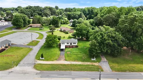 103 Bruce Blvd, Seneca, SC 29672