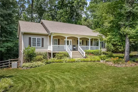 15025 Beacon Ridge Dr, Seneca, SC 29678