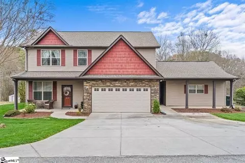 2218 Wright Dr, Greer, SC 29651