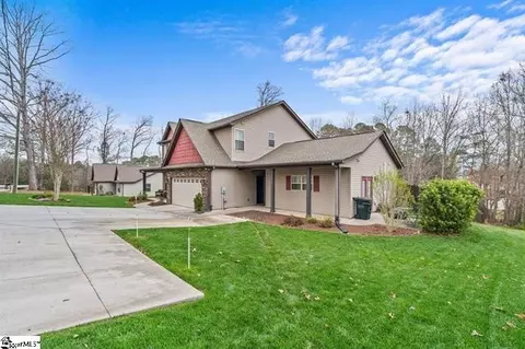 2218 Wright Dr, Greer, SC 29651 photo 2