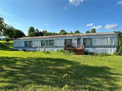 105 Wolfers Hollow Rd, Walhalla, SC 29691
