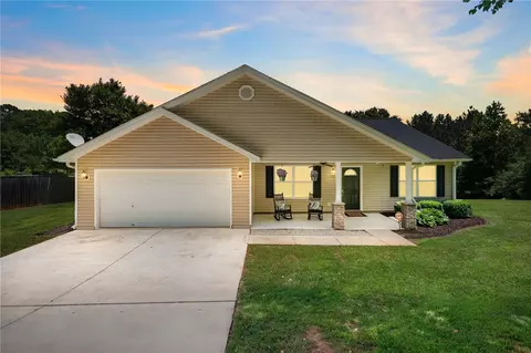 1237 Massey Rd, Pendleton, SC 29670
