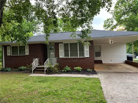 211 Darson Darson Dr, Anderson, SC 29621 photo 2